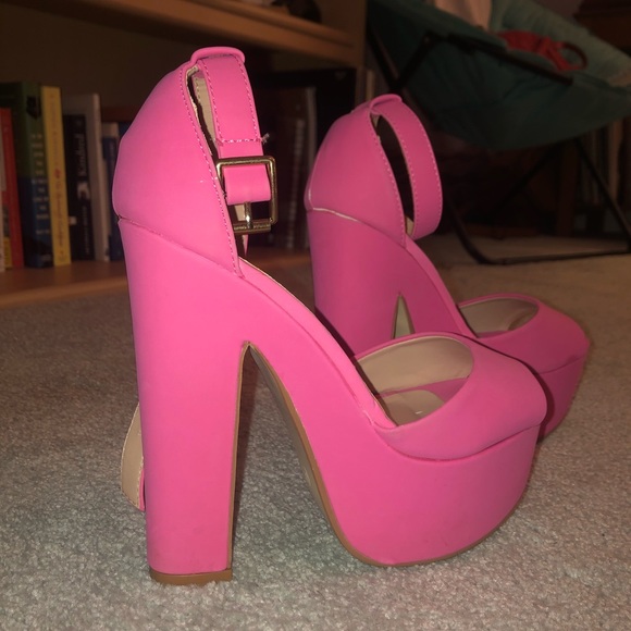 Pink GoJane Platform Heels - Picture 2 of 3